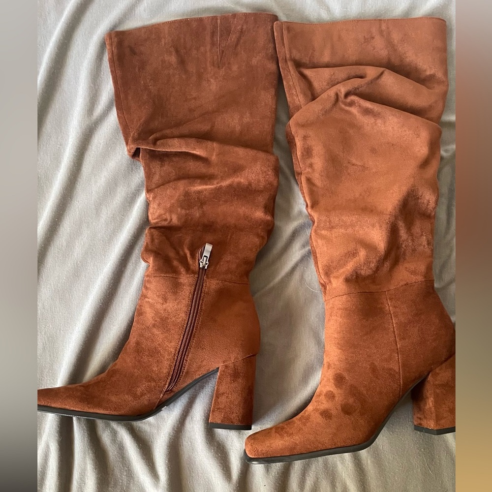 Chic Tan Suede Heeled Boots